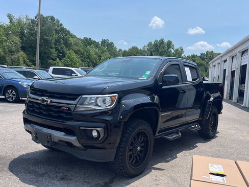 Used 2022 Chevrolet Colorado Z71 w/ Safety Package AWD/4WD image 1