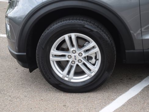 Used 2023 Ford Explorer XLT w/ Equipment Group 202A image 29