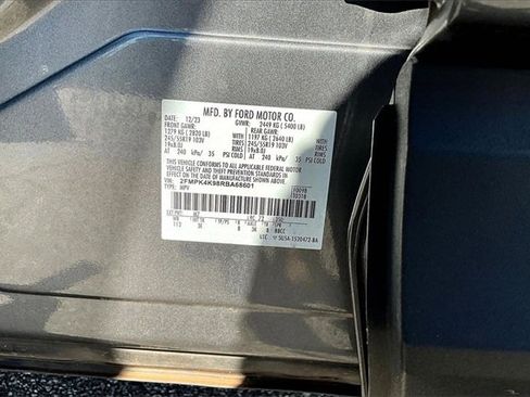 Used 2024 Ford Edge Titanium image 19