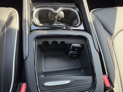 New 2026 Chrysler Pacifica Limited FWD image 24