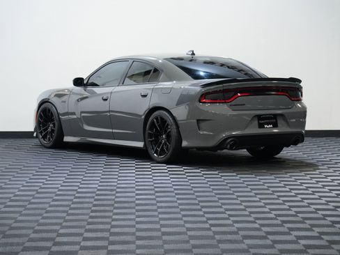 Used 2017 Dodge Charger R/T RWD image 7