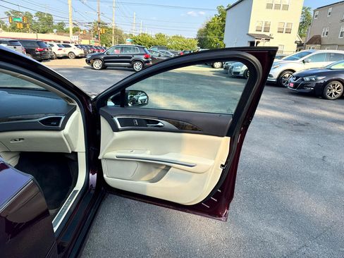 Used 2013 Lincoln MKZ AWD image 18