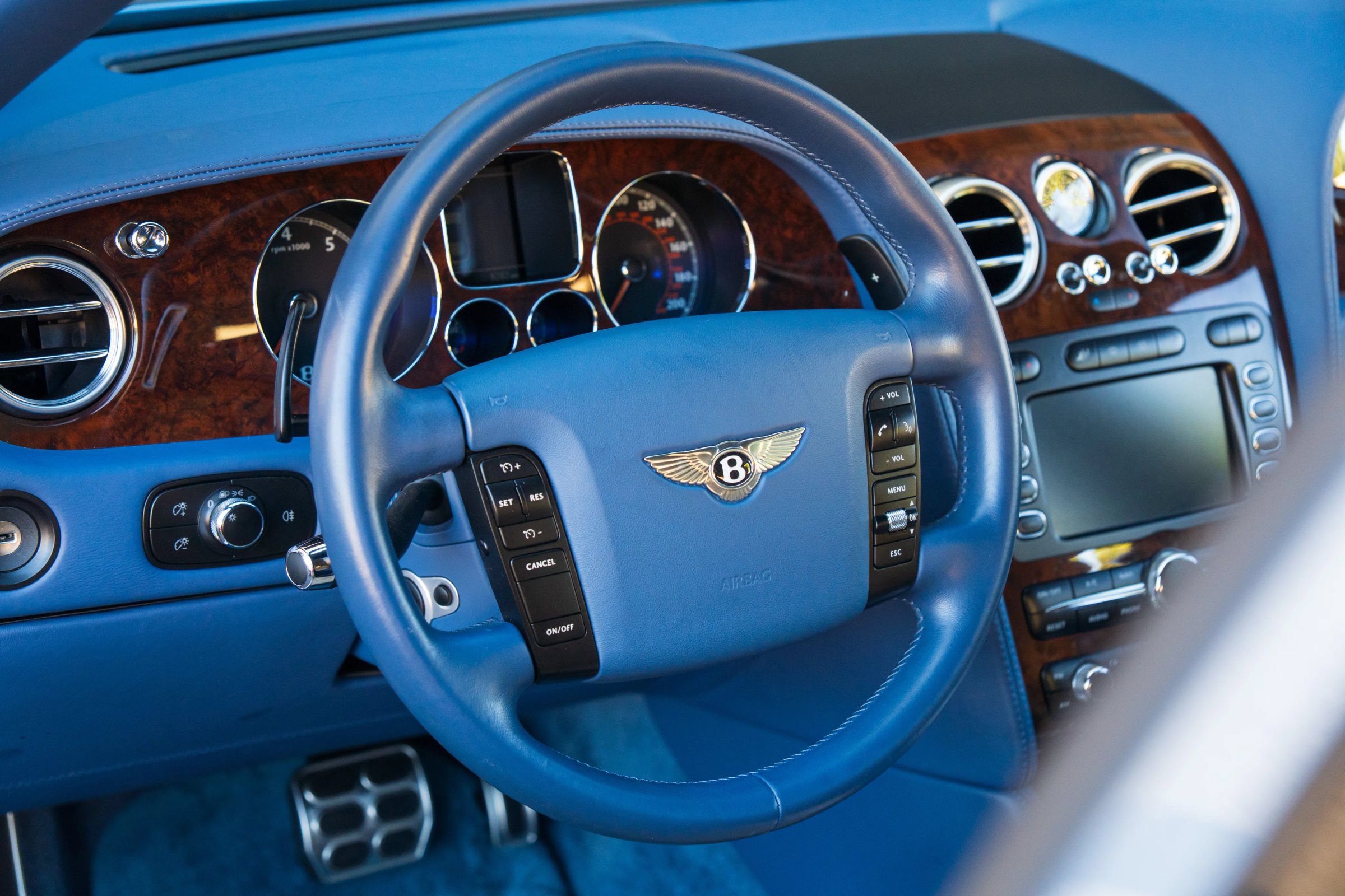 Used 2006 Bentley Flying Spur Flying Spur AWD/4WD image 23