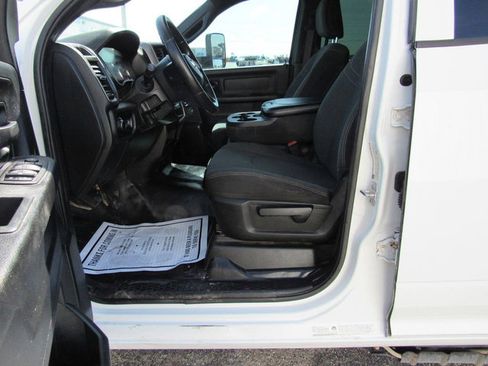 Used 2022 RAM 3500 Tradesman w/ Chrome Appearance Group AWD/4WD image 35