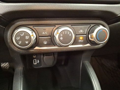 Used 2022 Nissan Versa S image 25