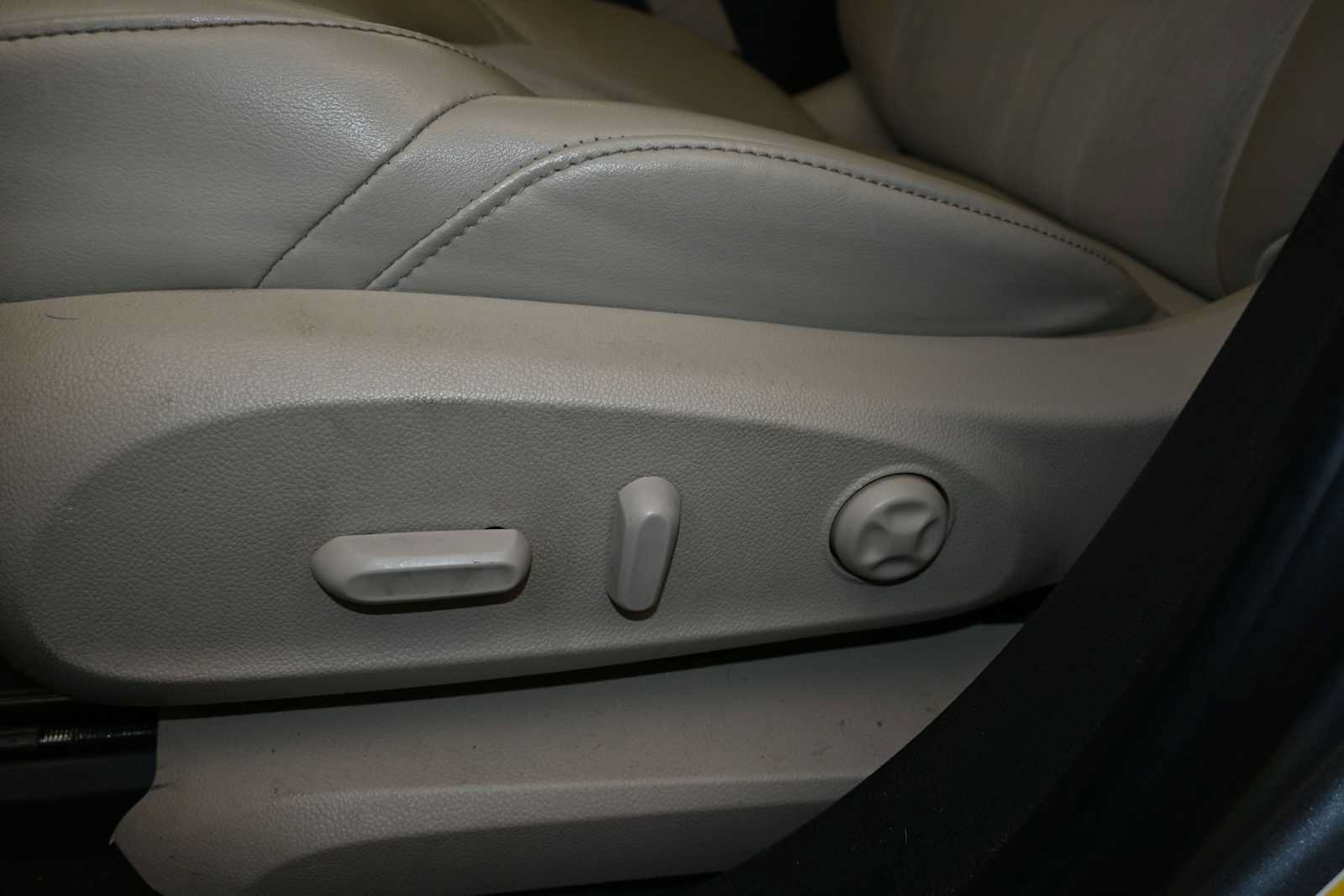 Used 2020 Buick Envision Preferred FWD image 47