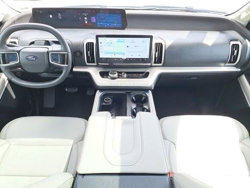 Certified 2025 Ford Expedition Active image 15