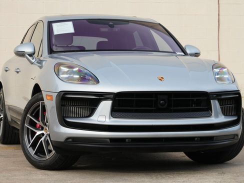 Used 2023 Porsche Macan S AWD/4WD image 4