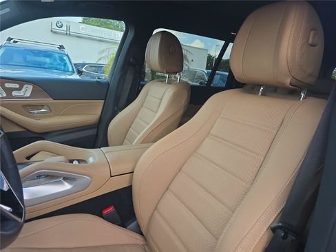 Used 2024 Mercedes-Benz GLS 450 4MATIC image 17
