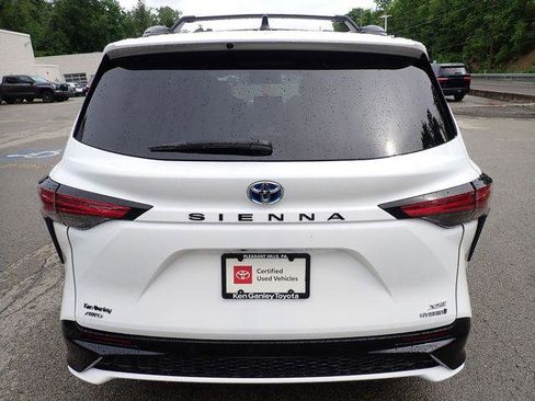 Certified 2022 Toyota Sienna XSE w/ XSE Plus Package AWD/4WD image 5