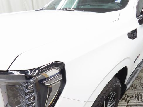 Used 2024 GMC Yukon AT4 image 44