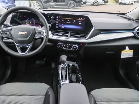 New 2026 Chevrolet Trax LT w/ Sunroof Package image 11