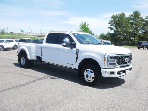 Used 2023 Ford F350 Platinum AWD/4WD image 3