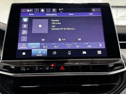 Certified 2023 Jeep Compass Latitude w/ Sun and Sound Group AWD/4WD image 15