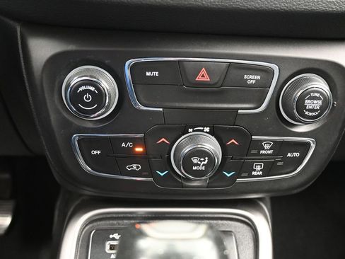 Used 2019 Jeep Compass Latitude w/ Popular Equipment Group image 23