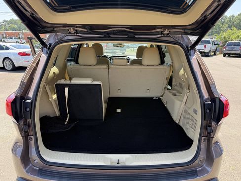 Used 2018 Toyota Highlander XLE AWD/4WD image 24