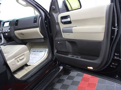 Used 2011 Toyota Sequoia Limited image 29