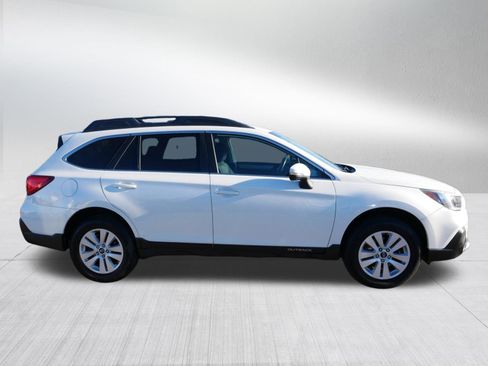 Used 2019 Subaru Outback 2.5i Premium image 8