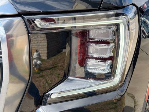 Used 2021 GMC Yukon AT4 w/ Technology Package image 11