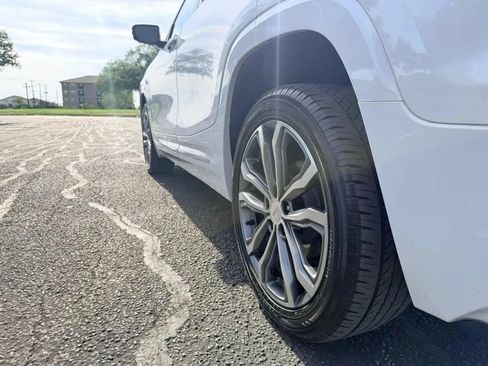 Used 2019 GMC Terrain Denali w/ Advanced Safety Package AWD/4WD image 13