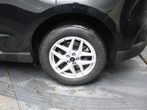 Used 2024 Ford Edge SEL image 15