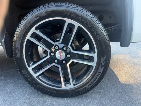 Used 2015 GMC Sierra 1500 SLE w/ Carbon-22 Edition AWD/4WD image 33