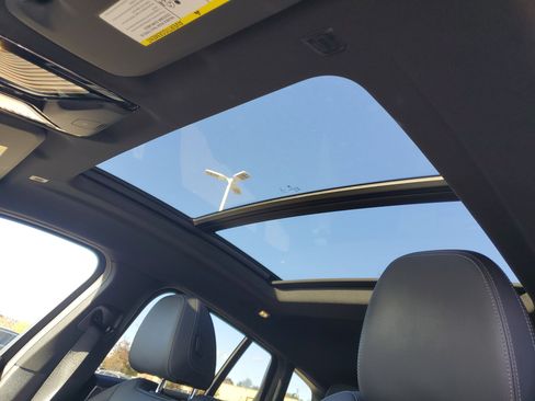 Certified 2023 BMW X4 xDrive30i w/ Premium Package image 8