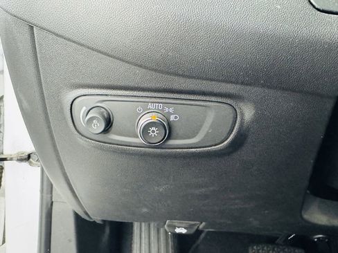 Used 2023 Chevrolet Equinox LT FWD image 8