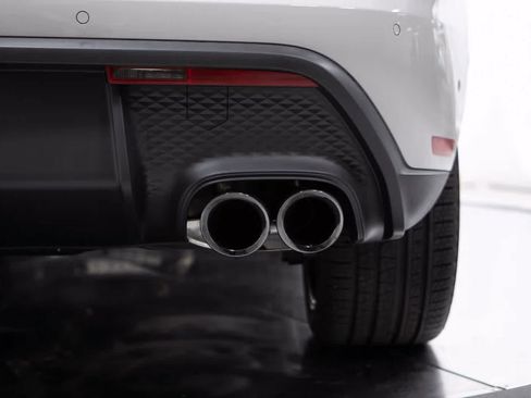 Certified 2026 Porsche Macan image 20