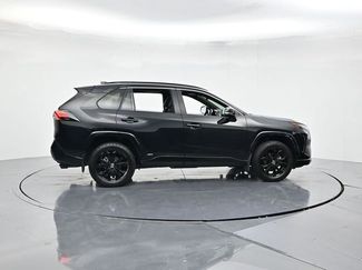 Used 2022 Toyota RAV4 SE video 2
