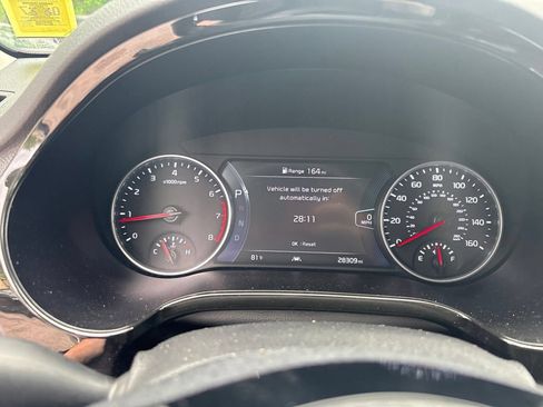 Used 2022 Kia Seltos SX w/ Sunroof Package AWD/4WD image 17