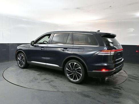 Used 2021 Lincoln Aviator Reserve w/ Equipment Group 202A AWD/4WD image 3