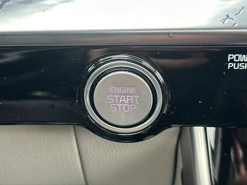 Used 2022 Kia Carnival SX Prestige image 25