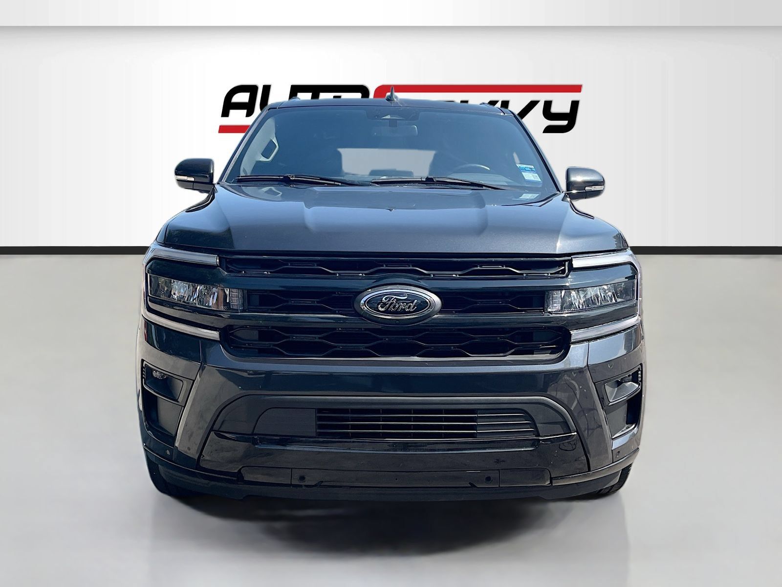 Used 2024 Ford Expedition Max Limited RWD image 2
