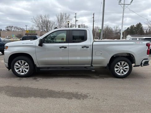 Used 2020 Chevrolet Silverado 1500 Custom w/ Custom Value Package image 6