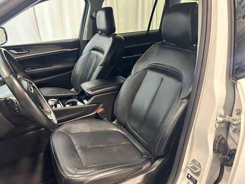 Used 2022 Jeep Grand Cherokee L Limited AWD/4WD image 26