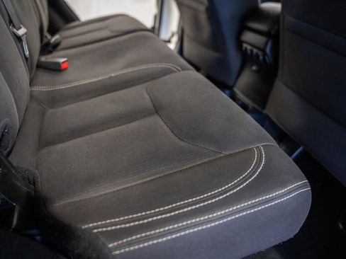 Used 2015 Jeep Wrangler Unlimited Rubicon w/ Connectivity Group image 28