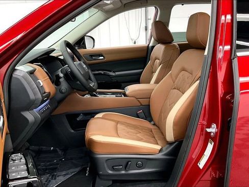 New 2026 Nissan Pathfinder Platinum image 10