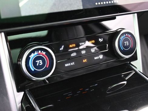 Used 2023 Land Rover Range Rover SE image 23