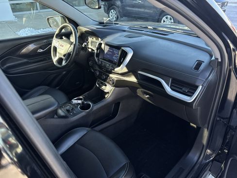 Used 2023 GMC Terrain SLT w/ Infotainment Package II image 30