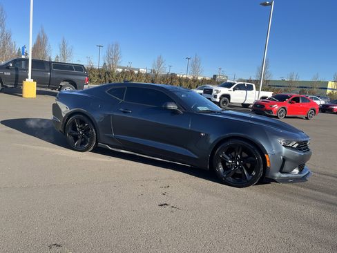 Used 2019 Chevrolet Camaro LT w/ RS Package image 7