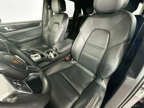 Certified 2019 Porsche Cayenne image 5