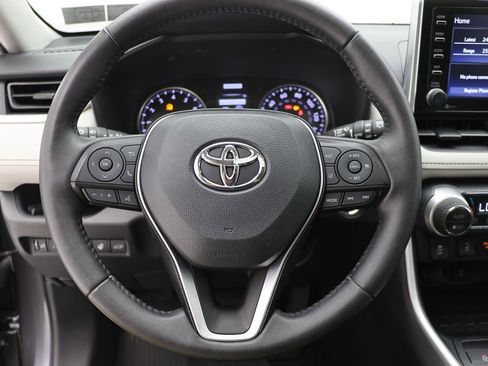 Used 2021 Toyota RAV4 XLE w/ Convenience Package image 17