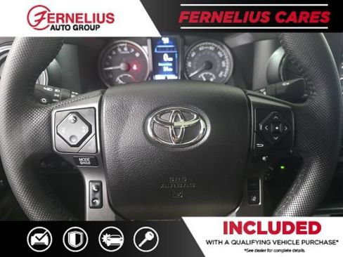 Used 2022 Toyota Tacoma TRD Sport w/ TRD Premium Sport Package AWD/4WD image 23