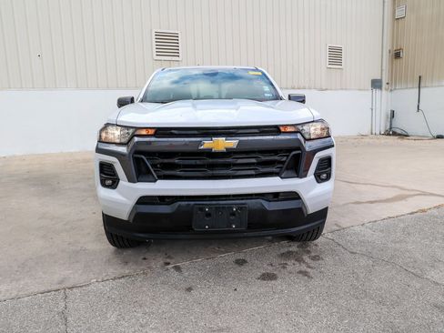 Used 2024 Chevrolet Colorado LT w/ LT Convenience Package image 3
