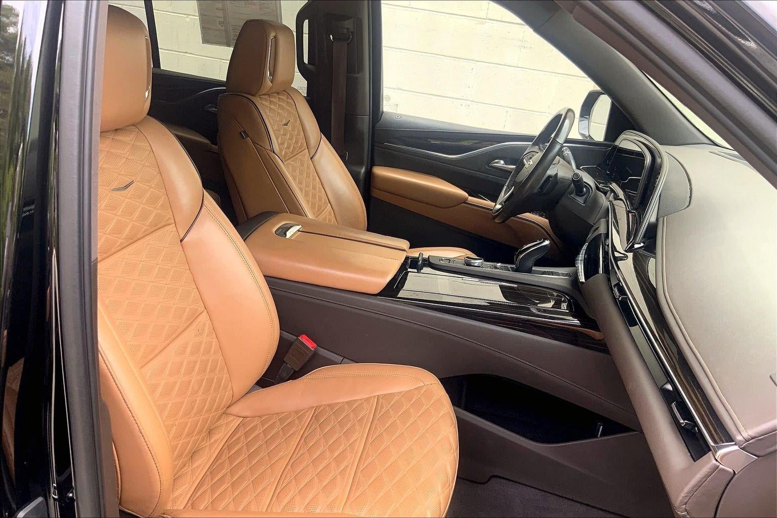 Used 2021 Cadillac Escalade Premium Luxury w/ Driver Assist Tech Package AWD/4WD image 7