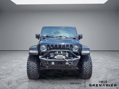 Used 2021 Jeep Gladiator Sport AWD/4WD image 3
