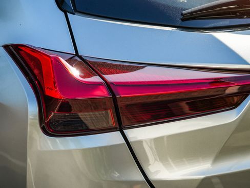 Used 2021 Lexus UX 200 w/ Accessory Package (Z2) FWD image 8