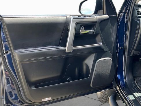 Used 2024 Toyota 4Runner SR5 Premium w/ Moonroof Package RWD image 21