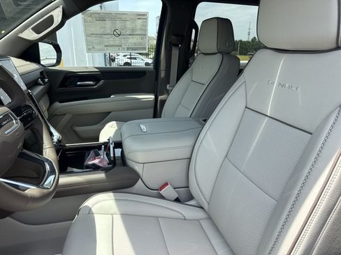 New 2026 GMC Yukon XL Denali w/ LPO, Floor Liner Package AWD/4WD image 3